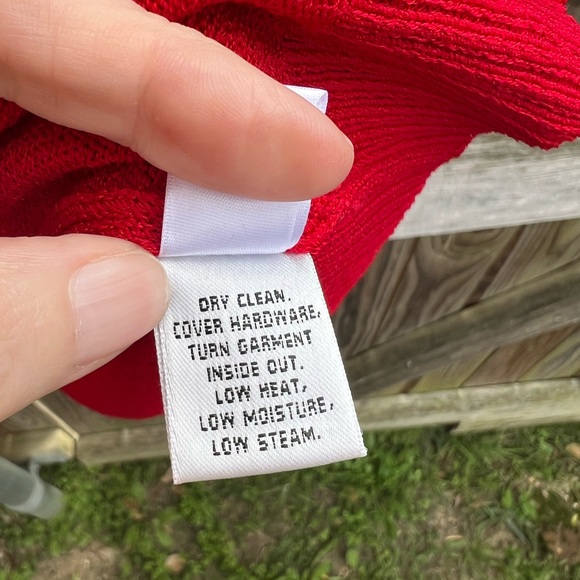 St. John Vibrant Red Tank Top - Picture 7 of 9